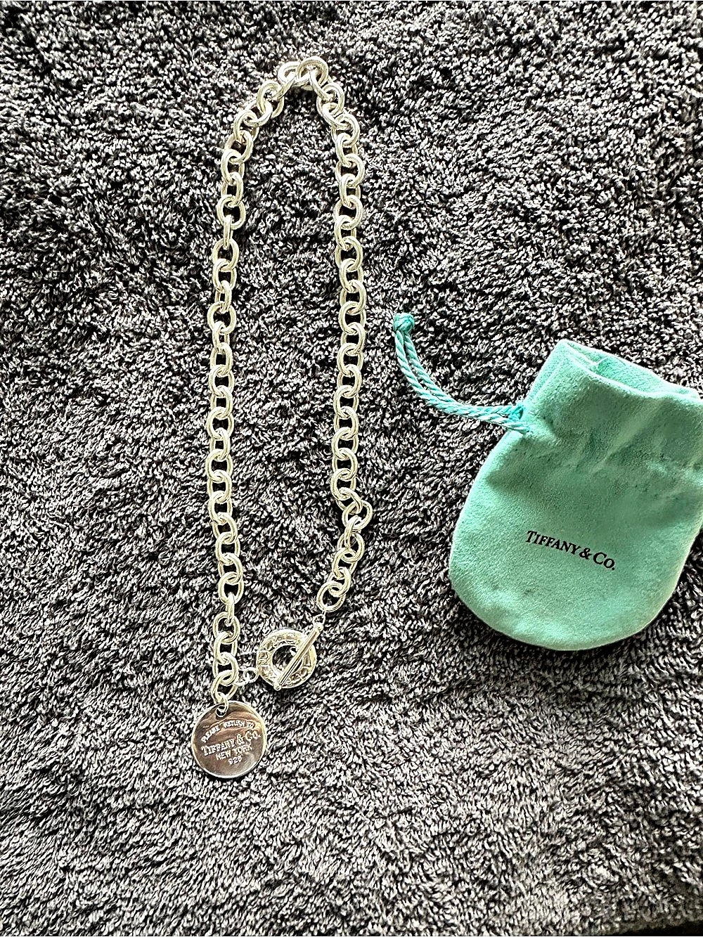 Tiffany & Co. Return to Tiffany Round Tag Toggle Necklace. Silver-Tone Chain